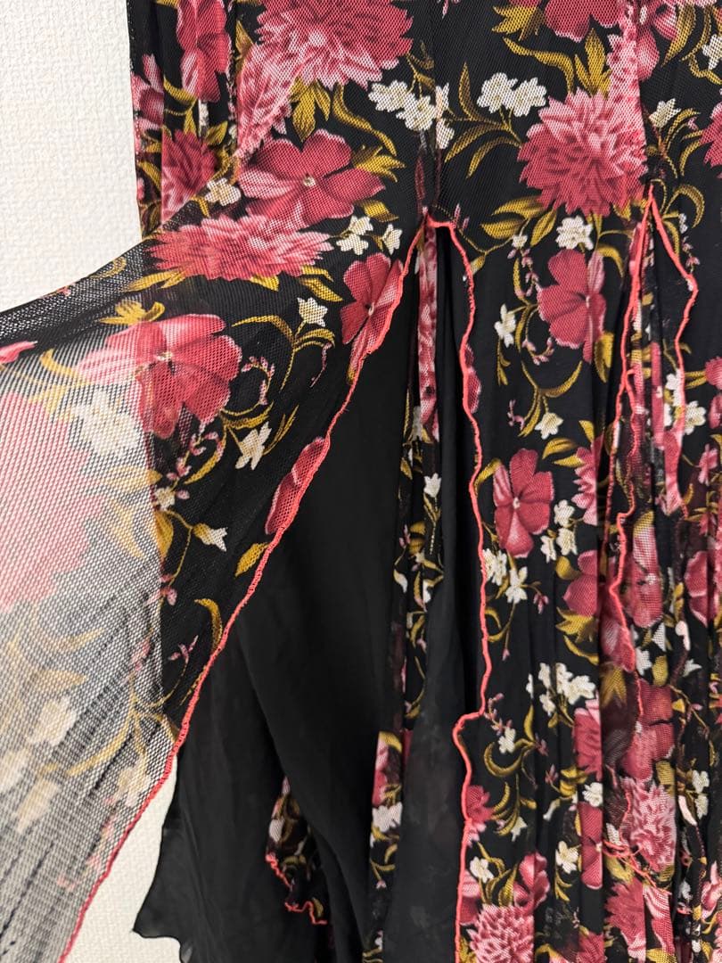 社交ダンス　上下セット　黒とピンクの花柄フレアスカート　Lサイズ