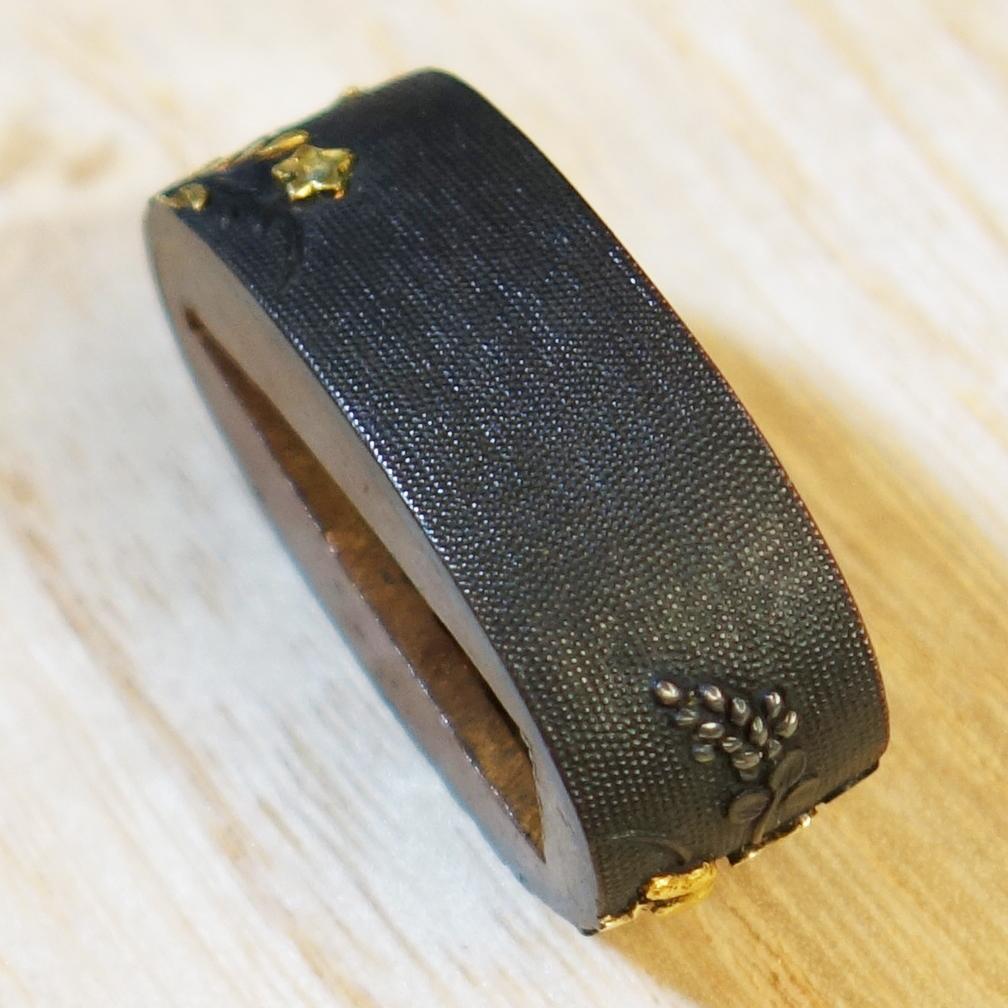 【草花図縁 赤銅魚子地 金銀銅象嵌】 刀装具 縁頭 鍔 鐔 日本刀 武具 骨董