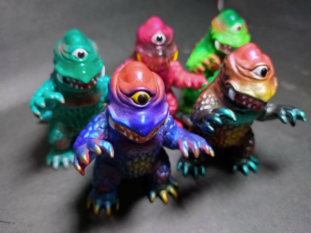 シカルナ工房、ザゴラ(山中の怪獣)中岡俊哉、「世界の怪獣」より、ミニソフビ。５体