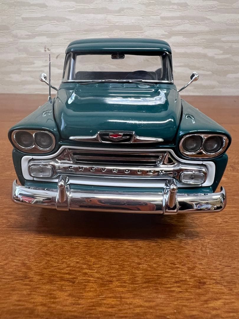 No197 ミニカー1/24 CHEVROLET APACHE PICKUP