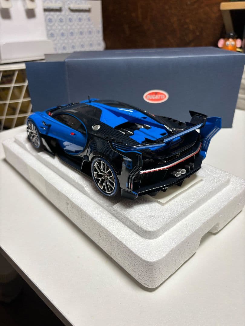 オートアート　ブガティグランツーリスモ　1/18　値段交渉あり！