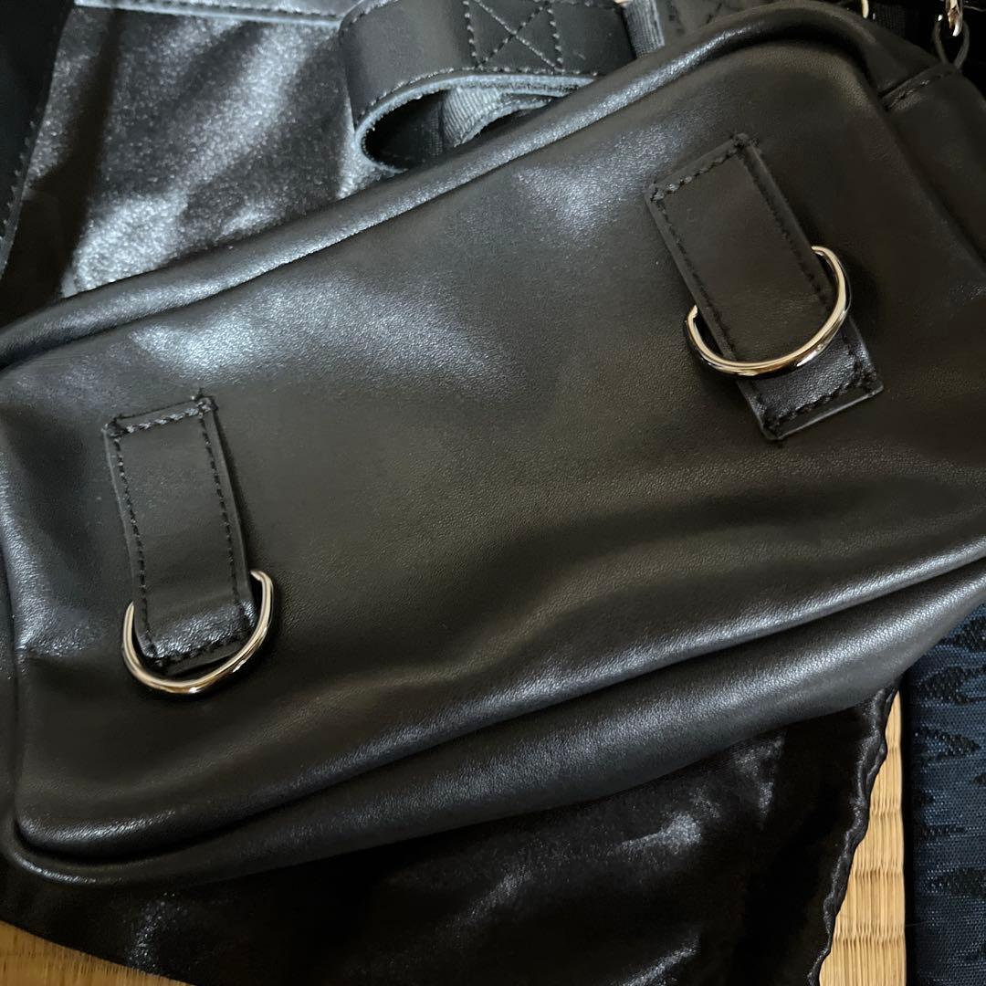 女王蜂 ボディバッグ