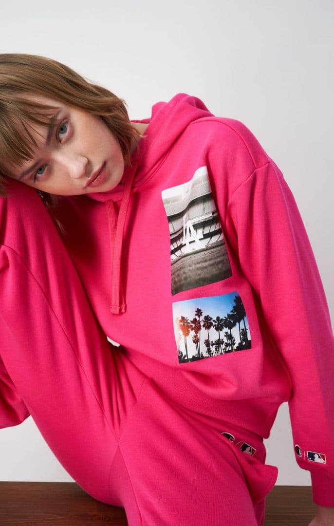 ドジャース　LA　チャンピオン　ロサンゼルス　トレーナー　フード付パーカー　限定