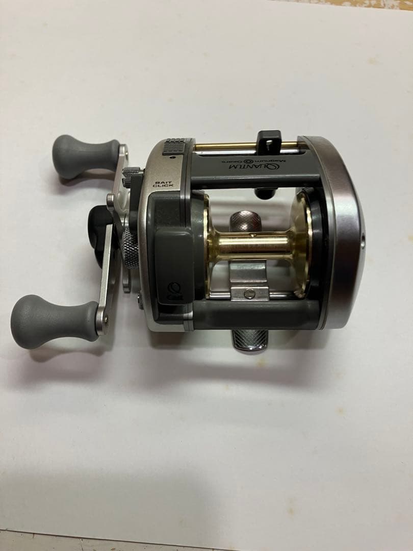 古いクァンタム 1421MG 中古品 オールド80年代 雷魚 ビッグベイト