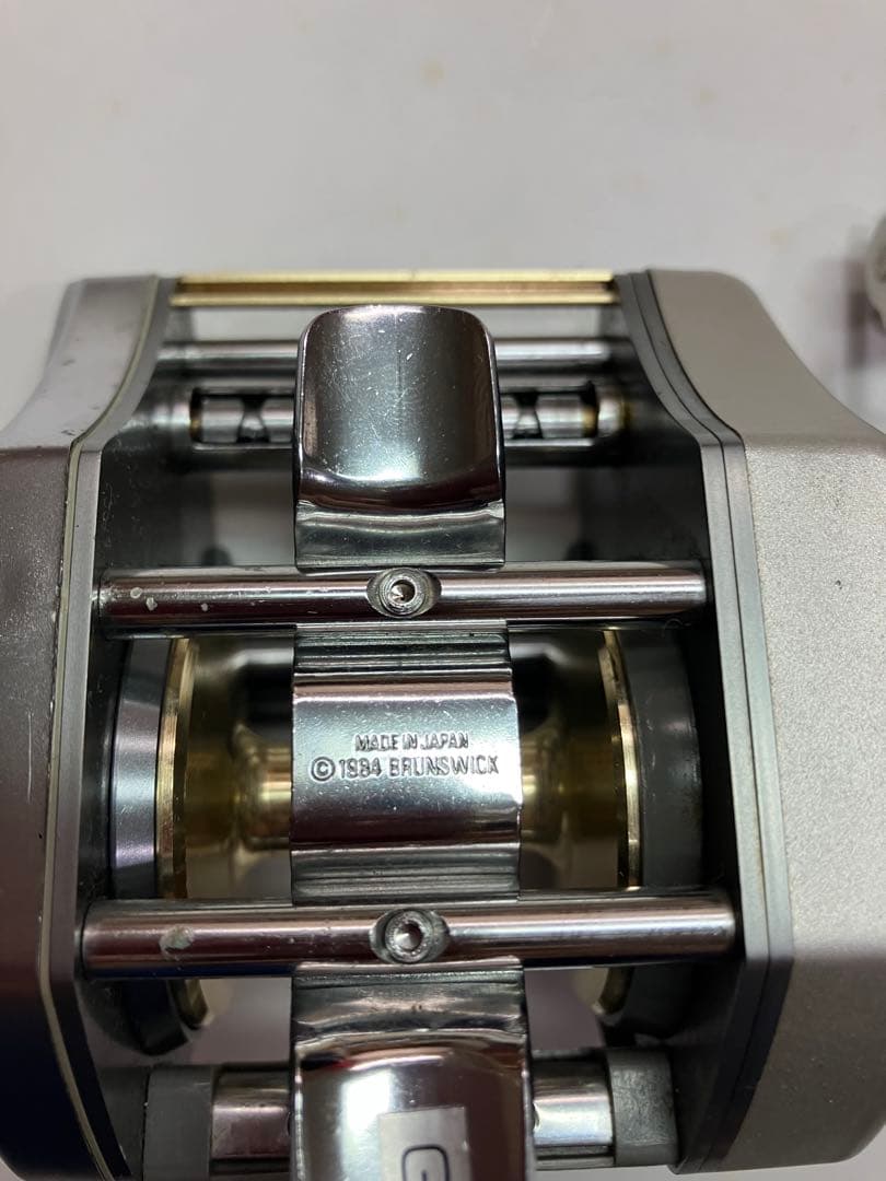 古いクァンタム 1421MG 中古品 オールド80年代 雷魚 ビッグベイト