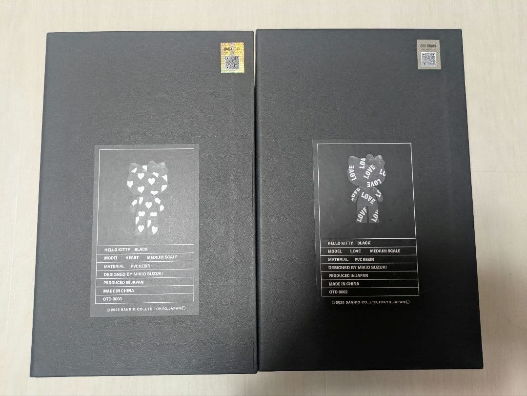 BARNEYS NEWYORKハローキティブラックシリーズハート＆LOVE