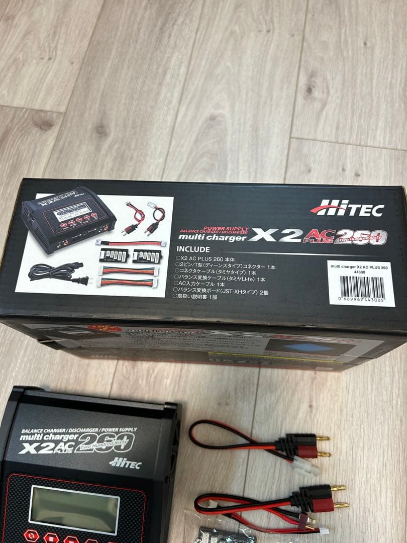 ateです。Hitec X2 AC 260 バランス充電器