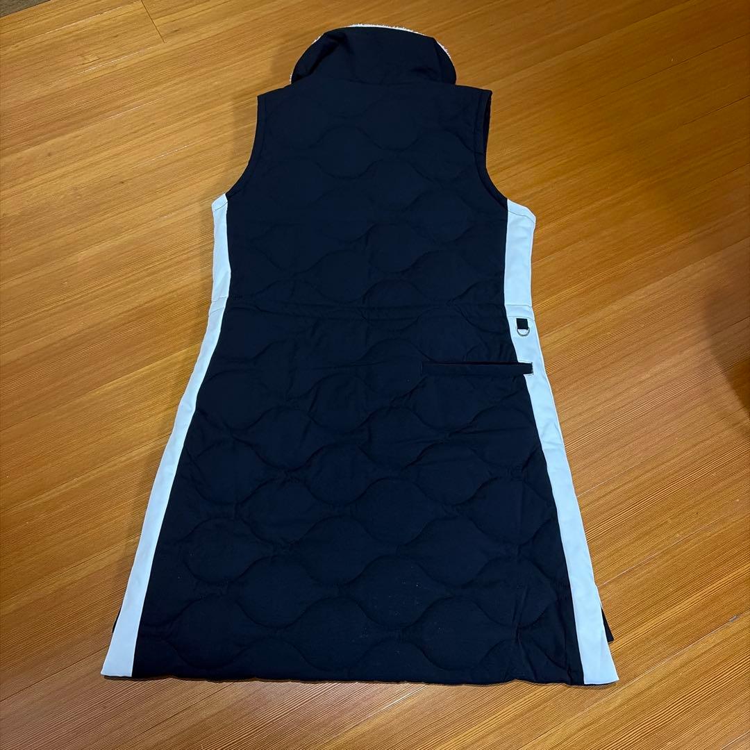 〈新品タグ付き〉 蓄熱保温　ボアネックフルジップ　中綿ベストタイプ　ワンピース