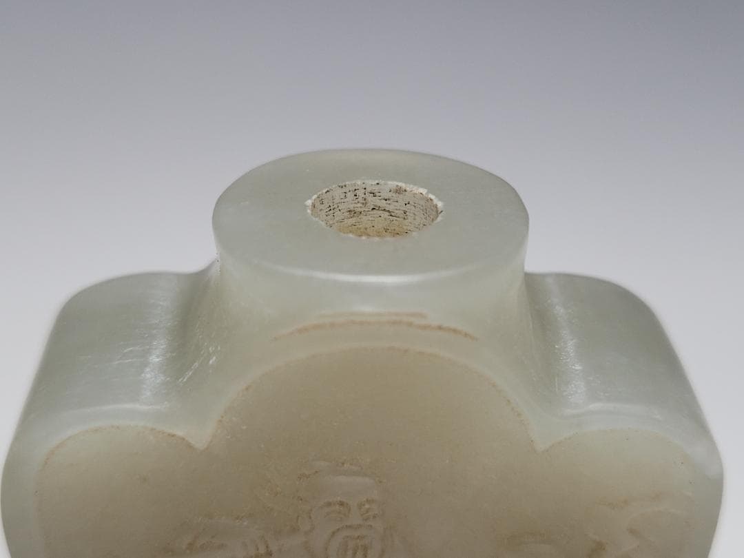 天然玉製 陽刻 仙人文 鼻煙壺 明清時代 高さ約5.5cm