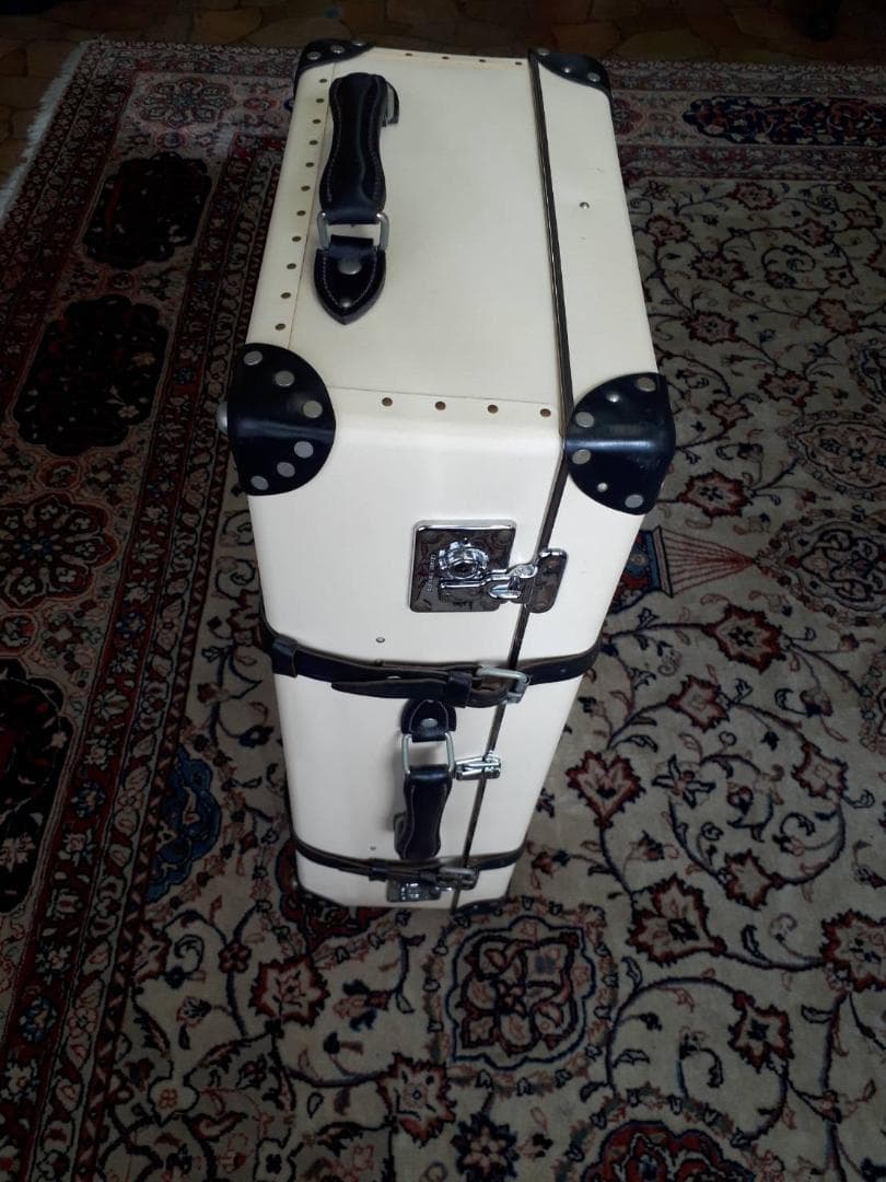 【黒ベルト】グローブトロッターキャリーケース GlobeTrotter（正規品）