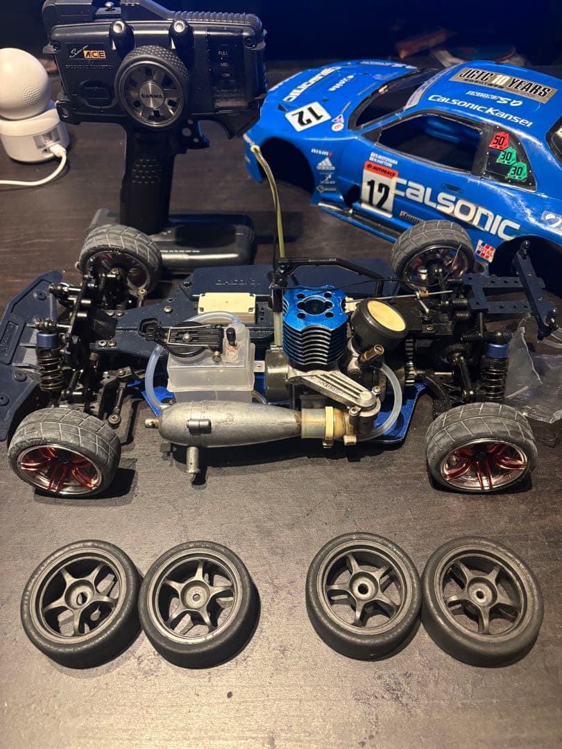 専用京商1/10Calsonic Nissan ラジコンカー ガソリンエンジン