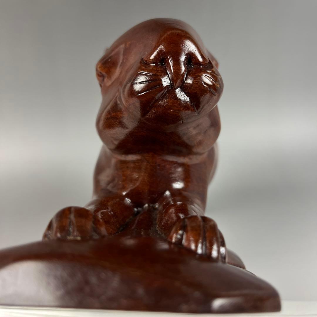 木製跳ねるウサギの彫刻　艶のある美しいうさぎ　躍動感　縁起物　干支 波兎