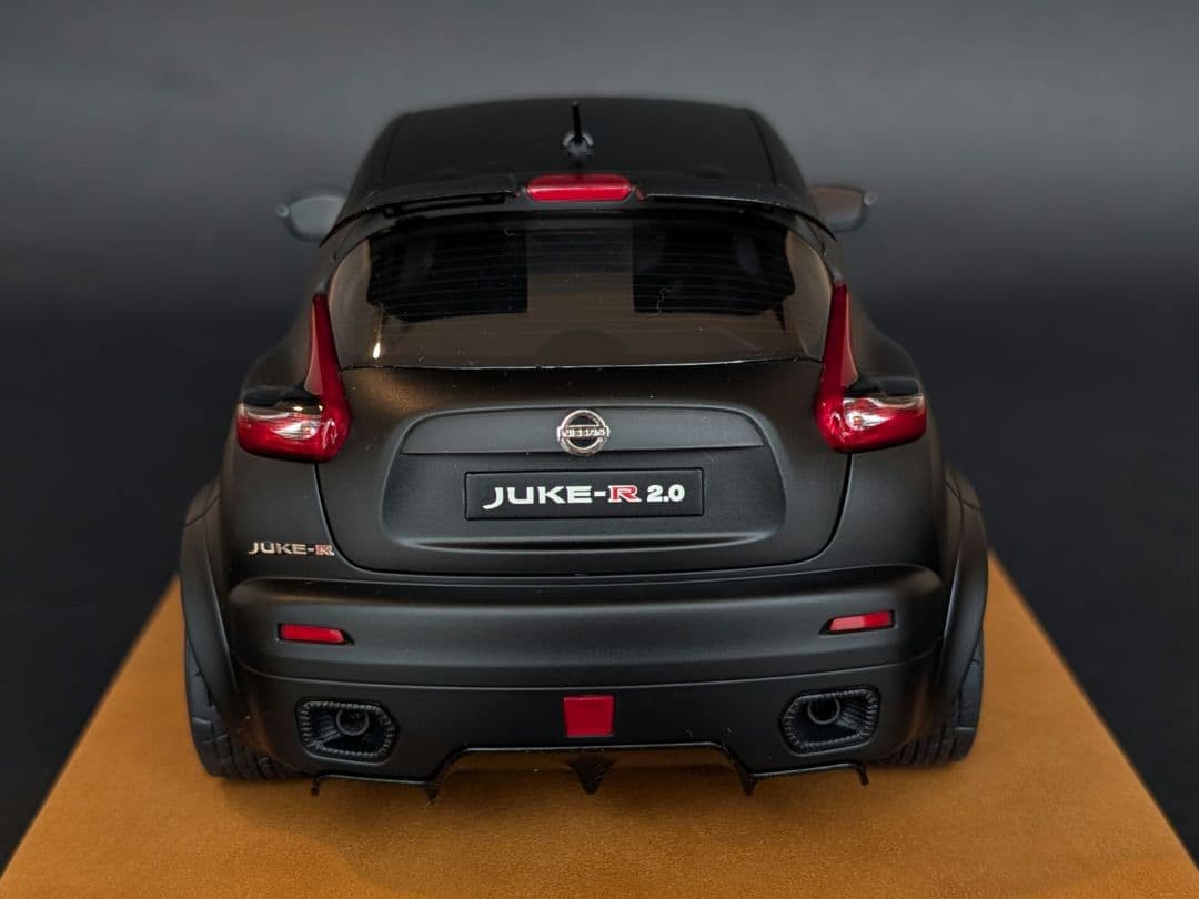 オートアート 1/18 NISSAN JUKE-R 2.0 マットブラック
