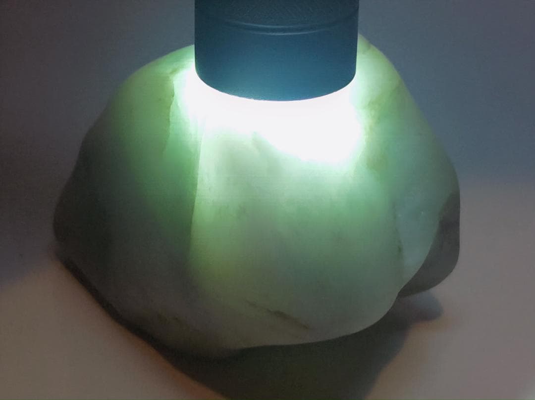 淡緑 179g 翡翠 ヒスイ 翡翠原石 鑑賞石 原石 自然石 誕生石 鉱物 鉱石