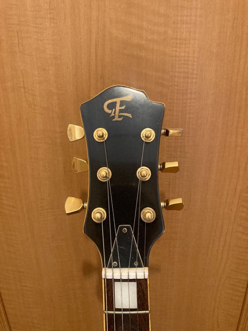 6*ク様 メーカー不明『変形ギター』❗️