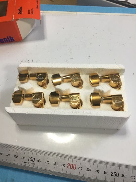 エレキギター用糸巻き(左用)( GOLD)