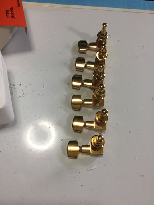 エレキギター用糸巻き(左用)( GOLD)