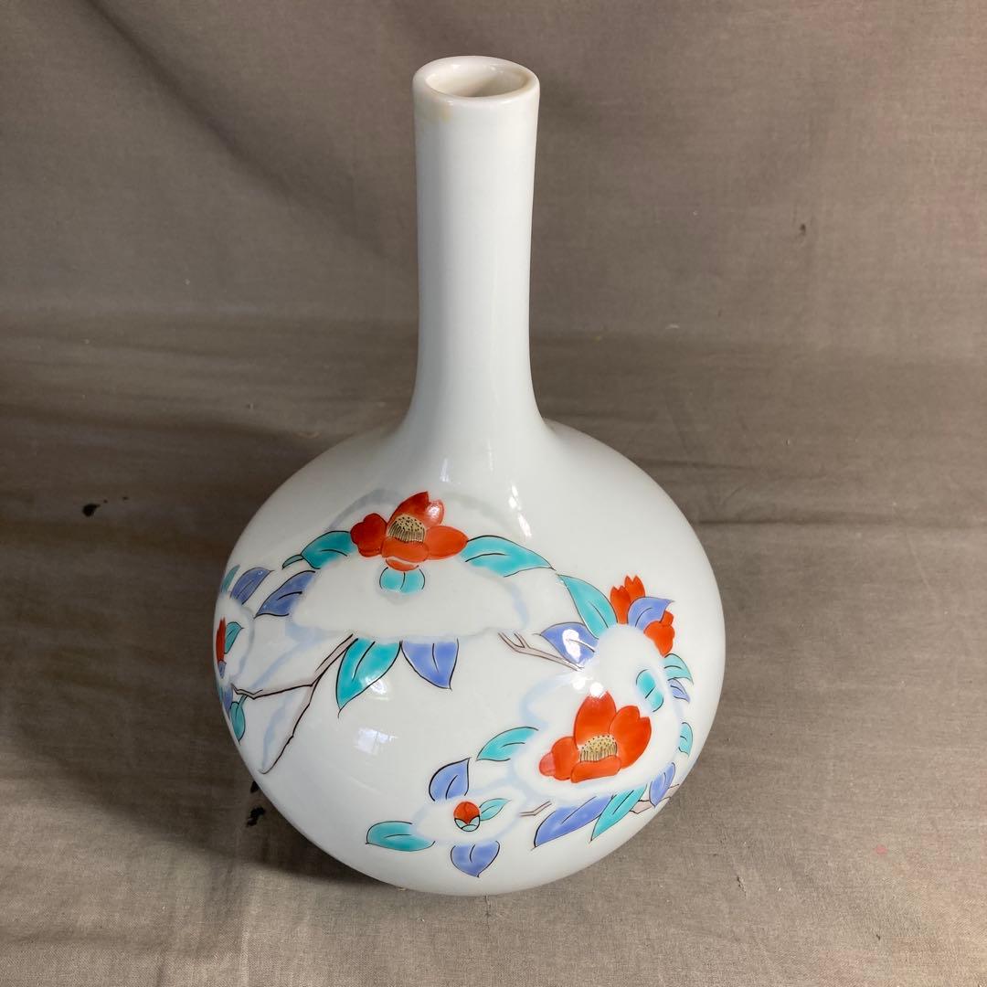 【舘林貞夫】赤絵の伝統　日本の名窯　有田古琳庵窯　舘林貞夫作　錦雪椿絵　花瓶