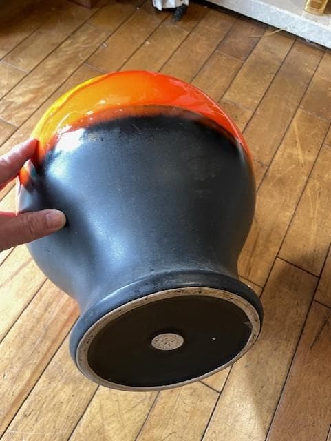 陶器製のユニークな装飾品