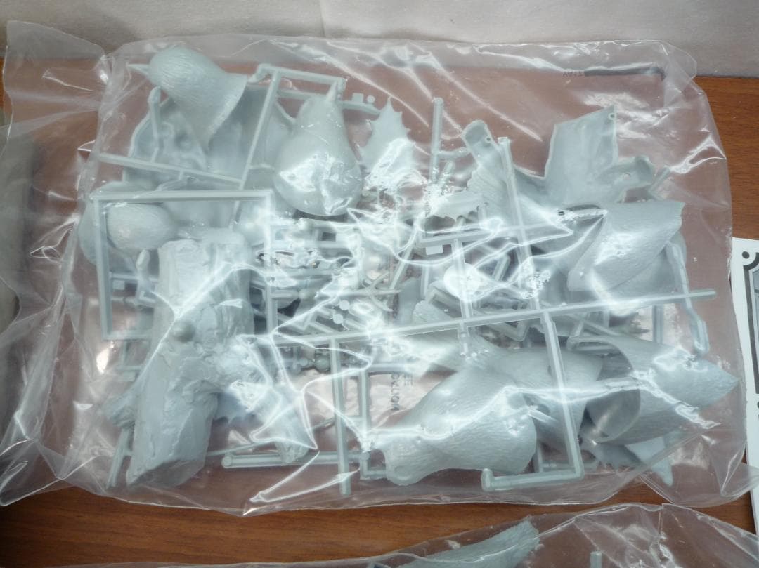 グンゼ産業 1/1スケール ロビンズ