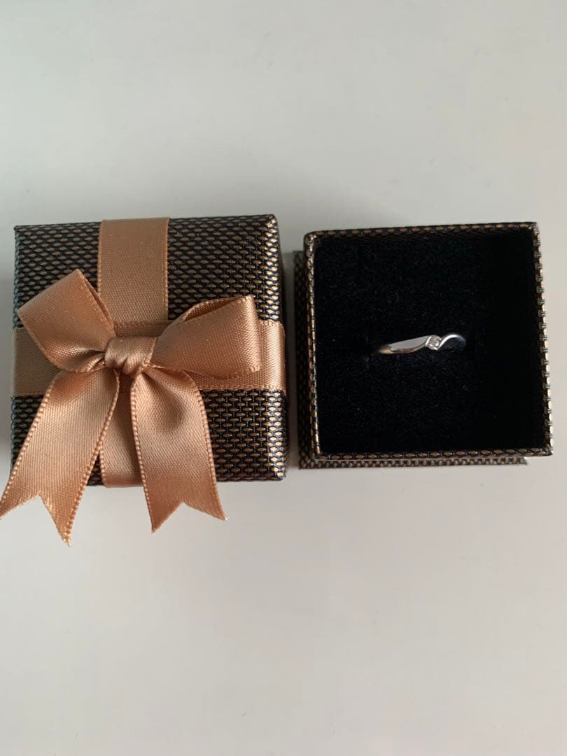 4°C プラチナダイヤマリッジリング　結婚指輪　どら商品