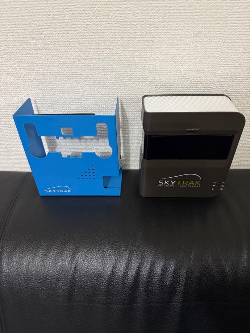 ゴルフ弾道計測器 スカイトラック(SKYTRACK)純正プロテクター付き