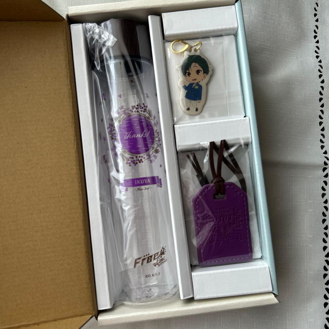 Free ショッピングバッグ ポスター付きスタンドボード クリアファイル