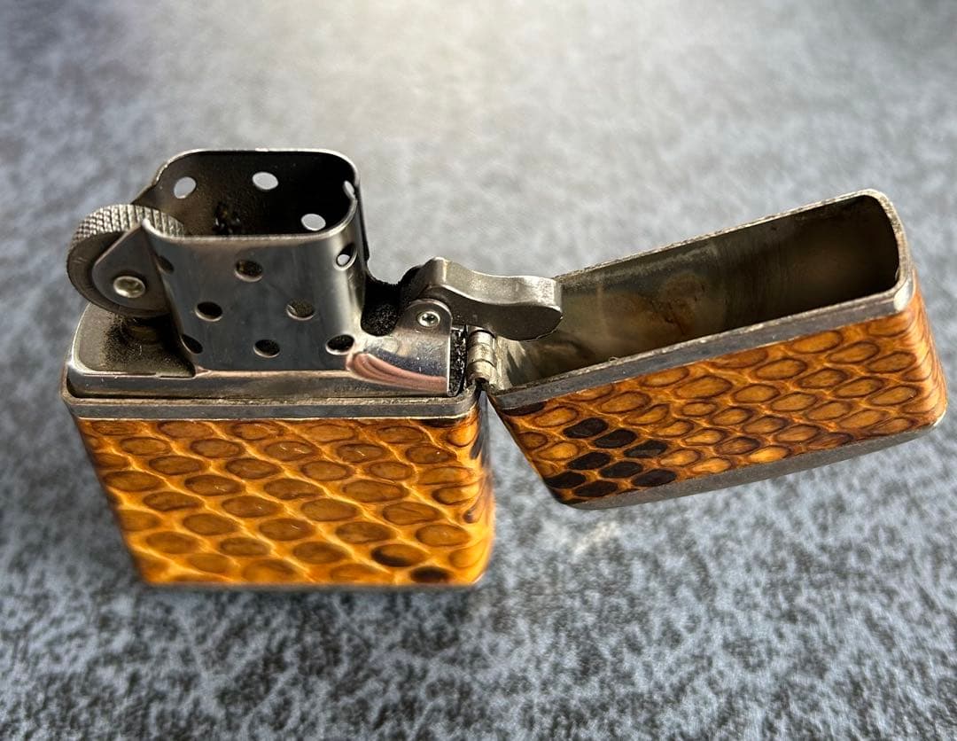 ジッポーライター　リアルパイソン