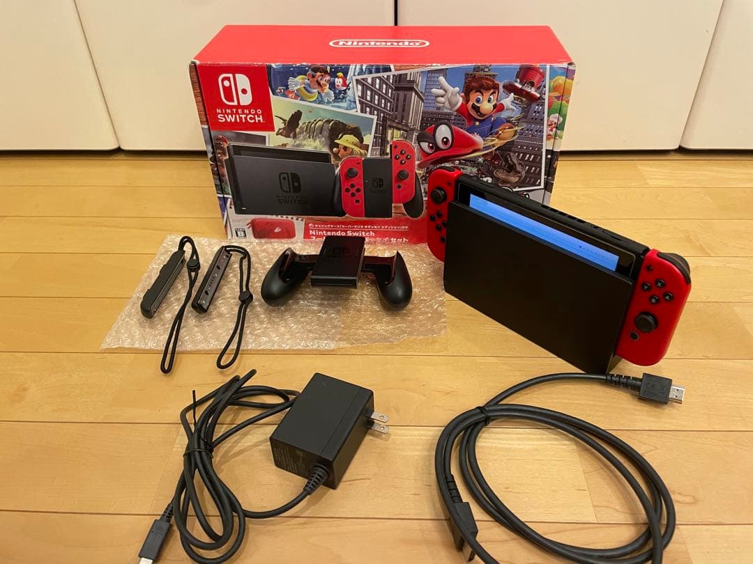 Switch Nintendo Switch本体 レッドJoy-Con