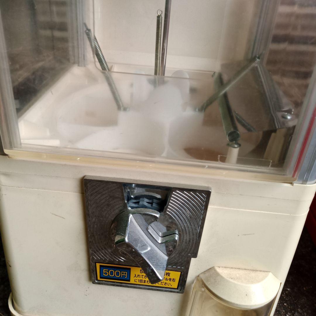 ガチャガチャ　カプセル　筐体　本体