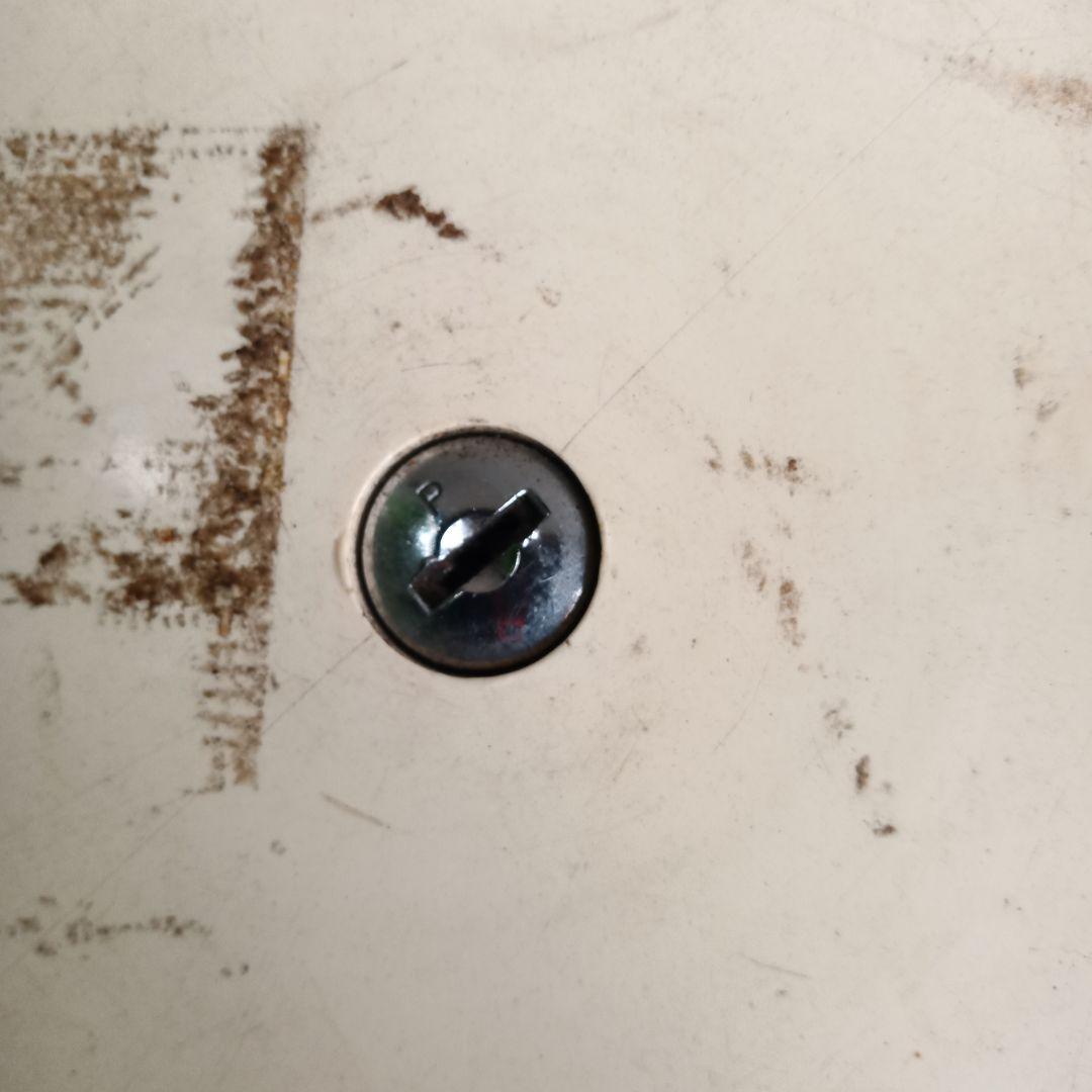 ガチャガチャ　カプセル　筐体　本体