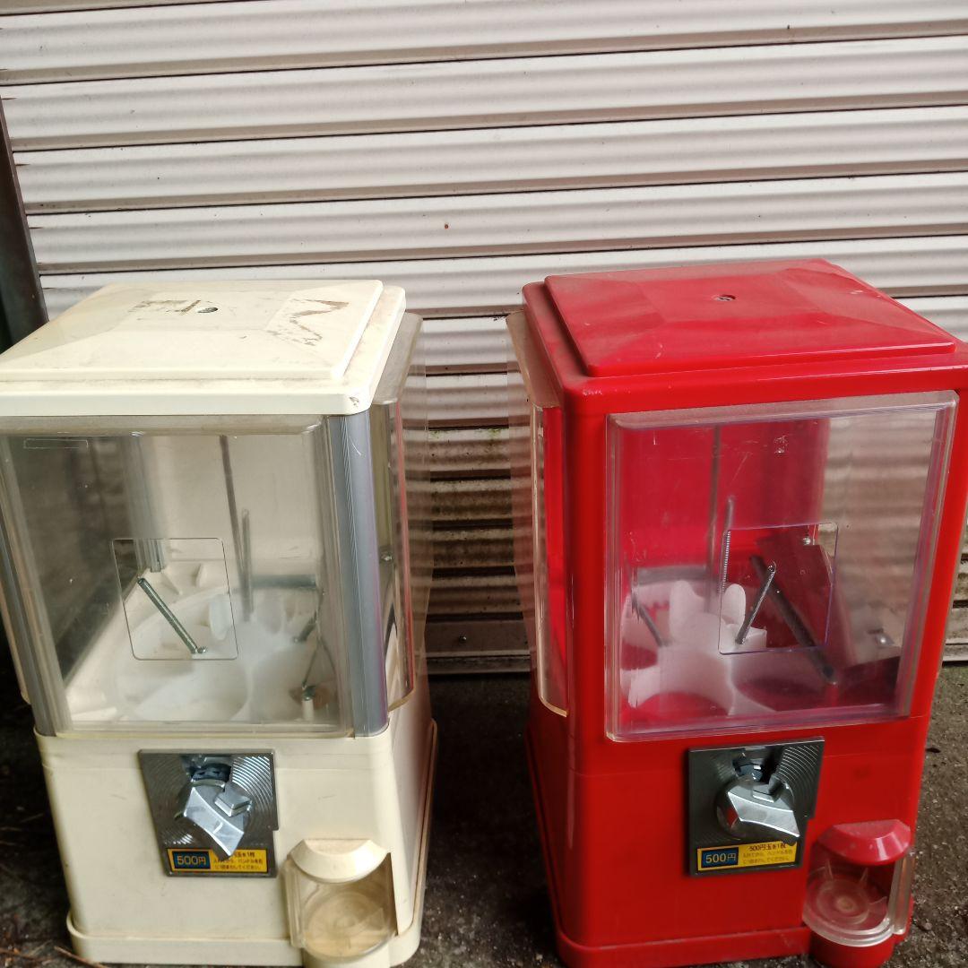 ガチャガチャ　カプセル　筐体　本体