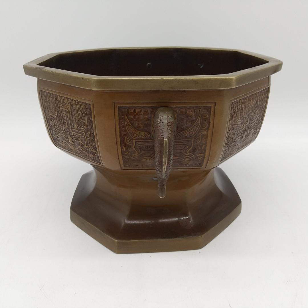 2122番 金屋五郎三郎造　宣徳 八角火鉢 黄銅製 双魚耳黄銅製　双魚耳