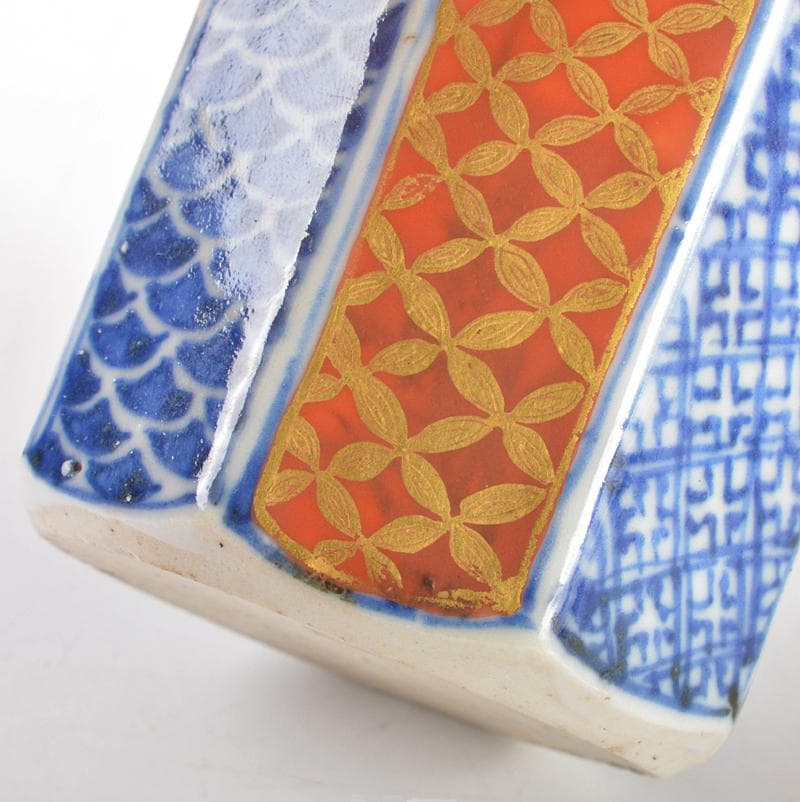 伊万里焼　古伊万里　色絵金彩　祥瑞鳳凰文　六角振出　時代箱付　V　R6735