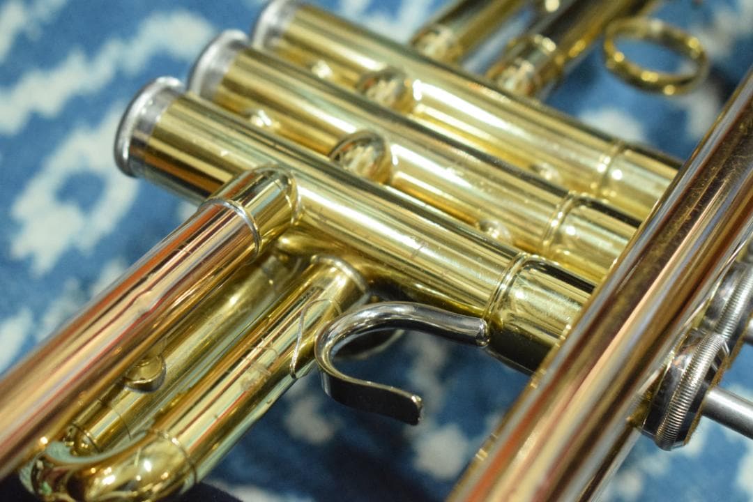 YAMAHA YTR3320 赤ベル 状態良好 マウスピース/ハードケース付属