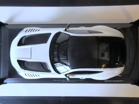 特価 MINICHAMPS 1/18 メルセデス AMG GT ブラックシリーズ