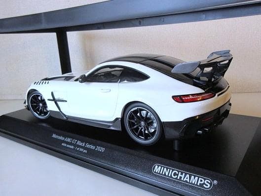 特価 MINICHAMPS 1/18 メルセデス AMG GT ブラックシリーズ