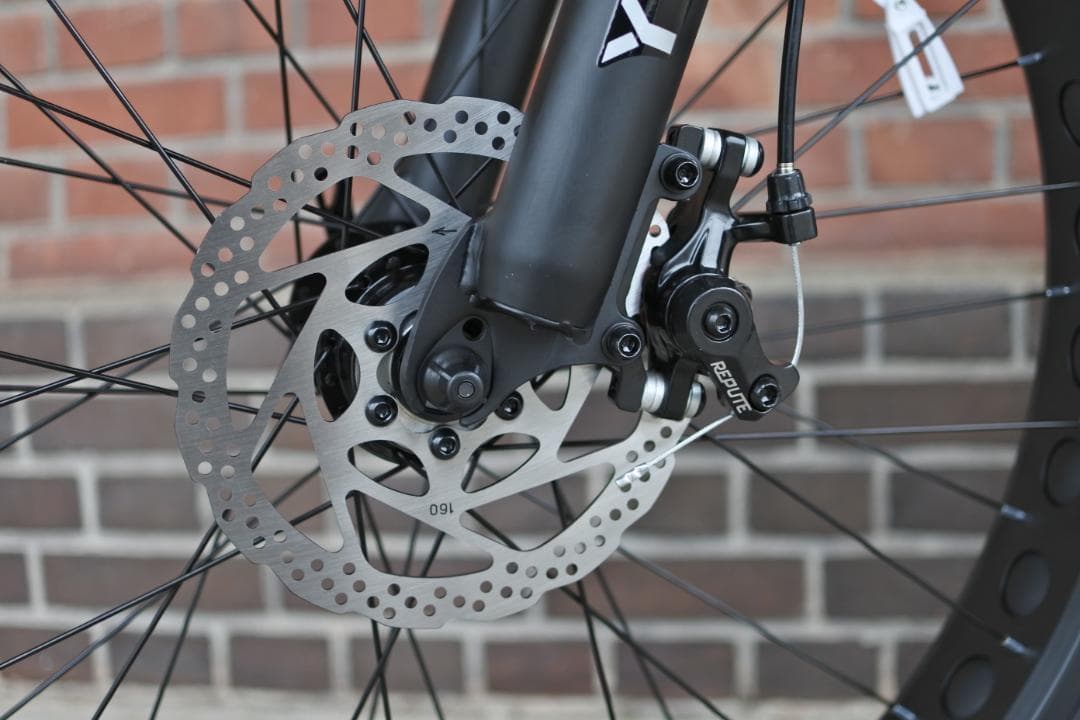 未使用26×4.0インチファットバイク！フロントサスペンション、２１ギヤ