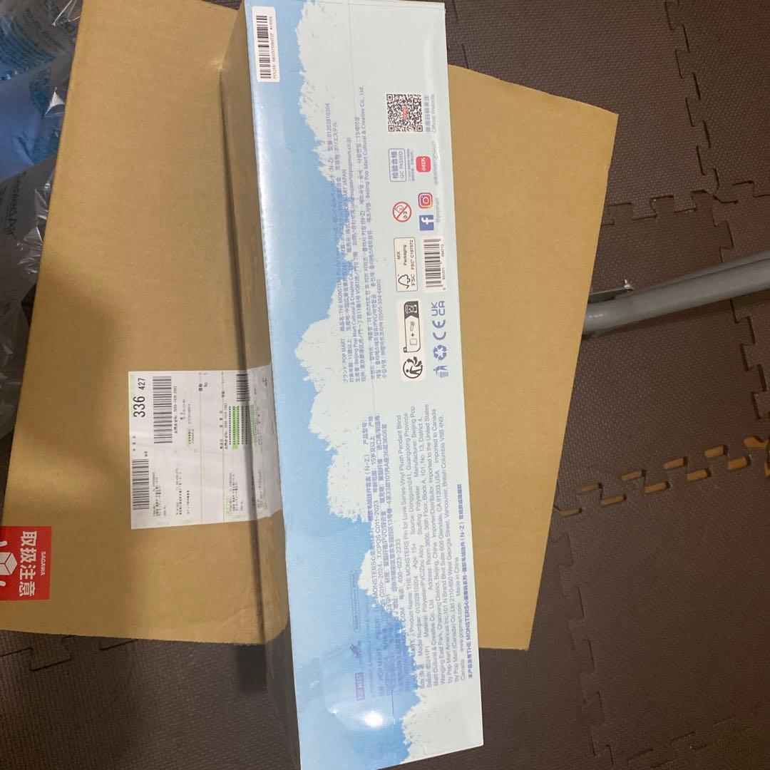 POPMART LABUBU PIN FOR LOVE 1 箱