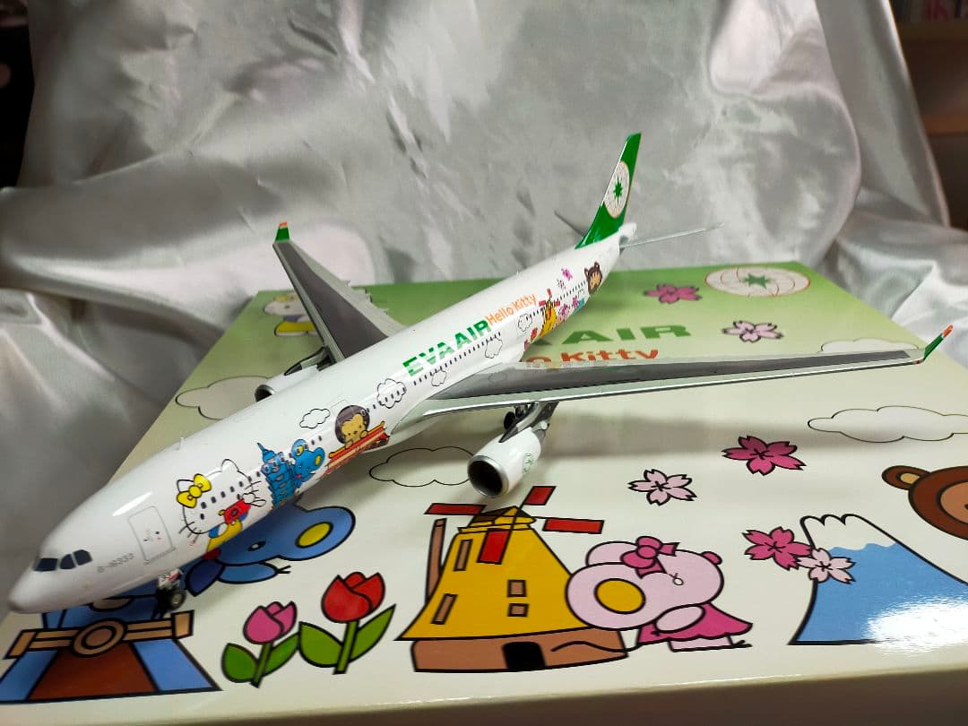 1/200 エバーエアー エアバスA330-300　ハローキティアラウンド〜