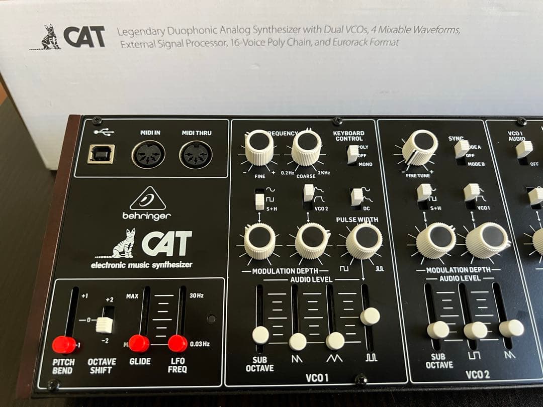 behringer CAT アナログシンセサイザー