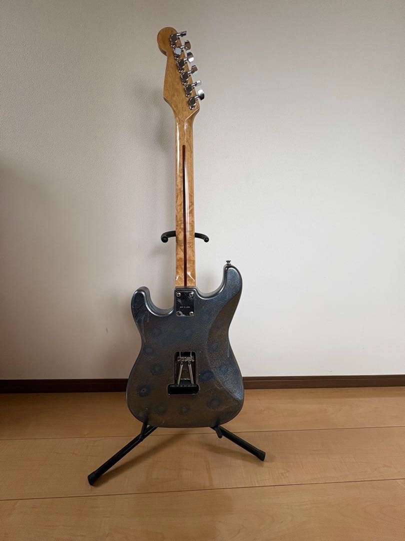 ストラトキャスタータイプ ジャパンビンテージギターになります。