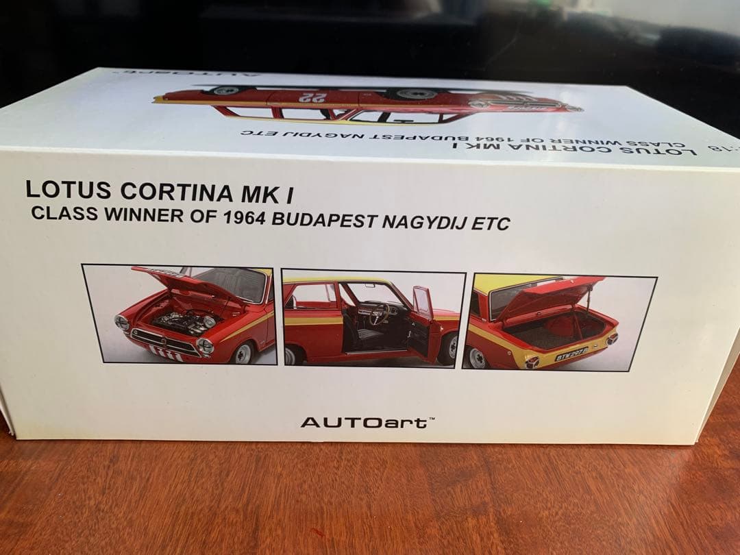 ミニカー AUTOart Lotus Cortina MK I 1964 1/18