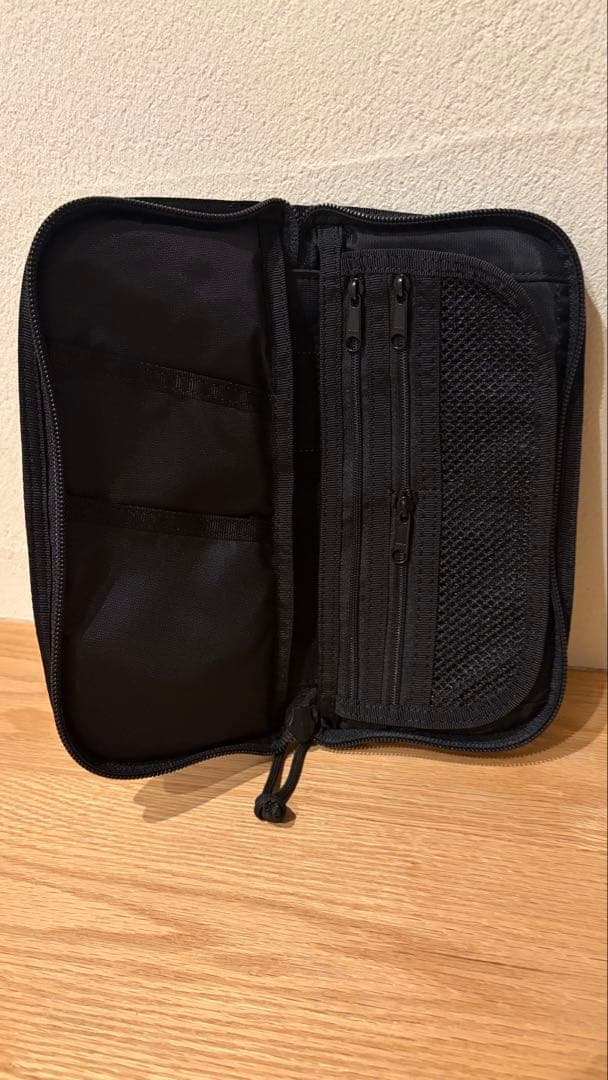 BRIEFING パスポートケース（ブラック）