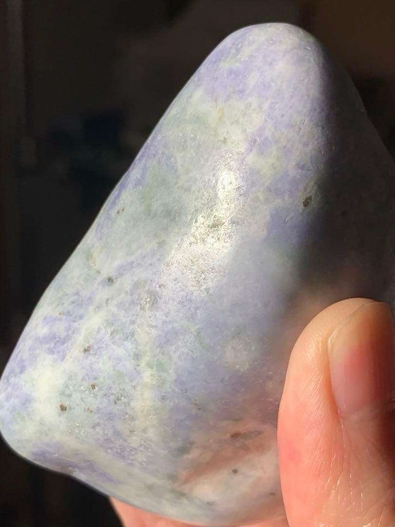 糸魚川ラベンダー翡翠　原石　紫ひすい　水石　根付　国産鉱物標本　コン沢　妖精ラベ