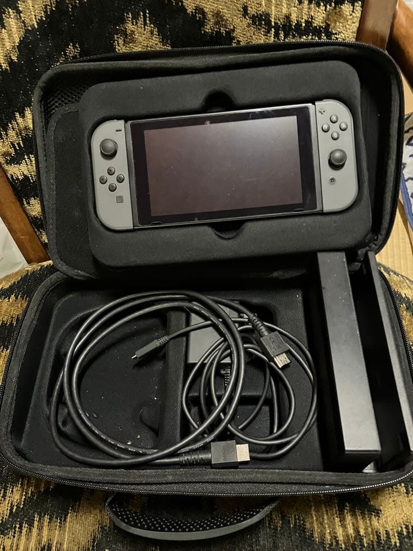 Switch本体、ジョイコン2個セット、128GBSDカード、周辺機器セット