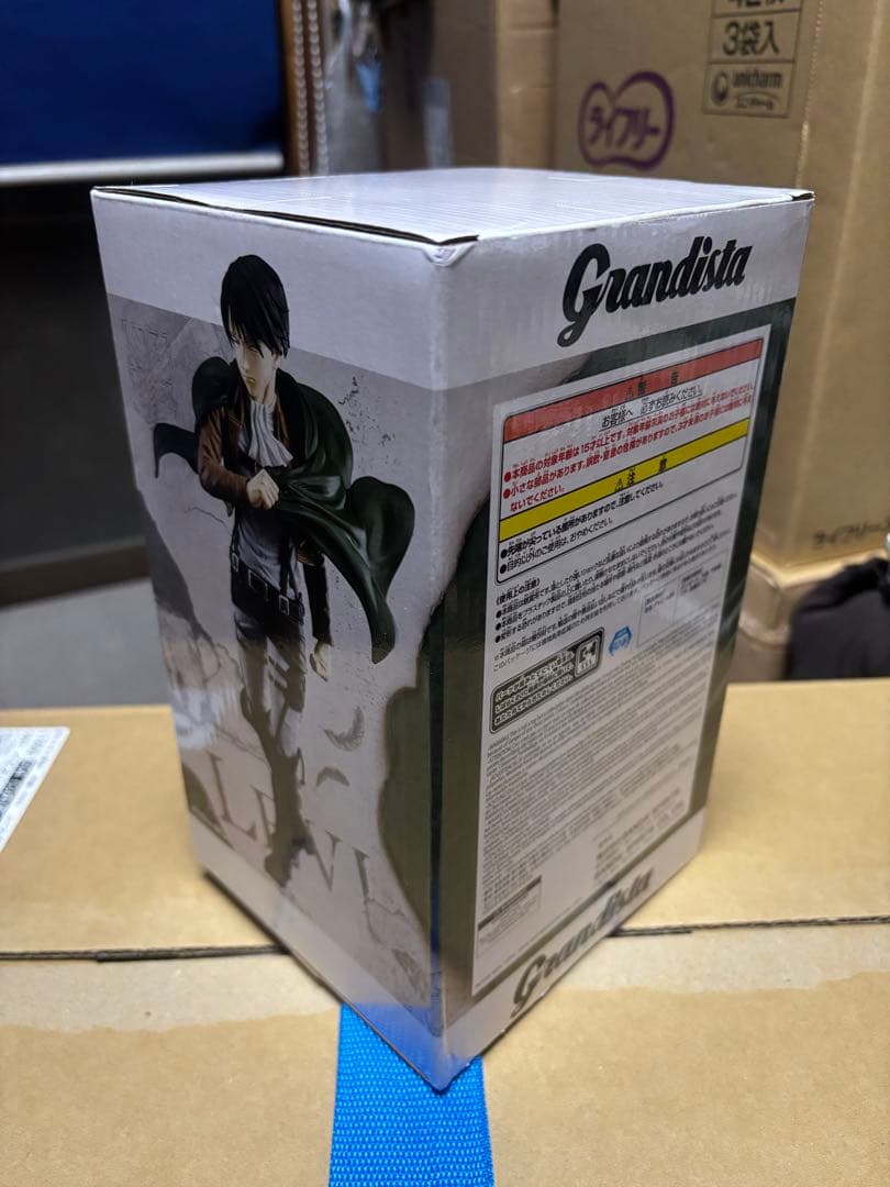 一番くじ 進撃の巨人 リヴァイ & 超大型巨人フィギュア ねんどろいど 2種他