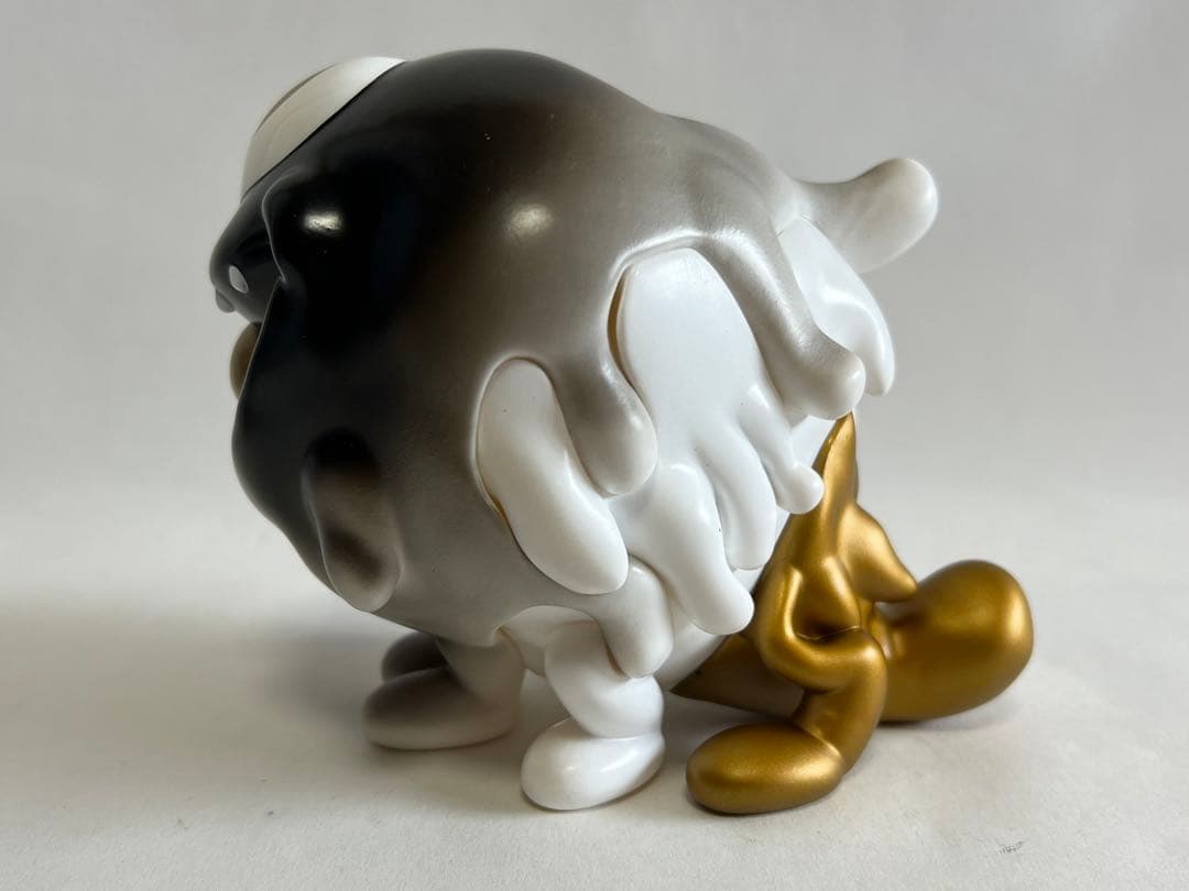 新品未使用 Gellog Black & Gold Blackbox ソフビ