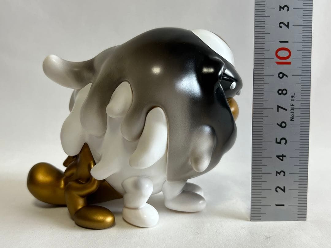 新品未使用 Gellog Black & Gold Blackbox ソフビ