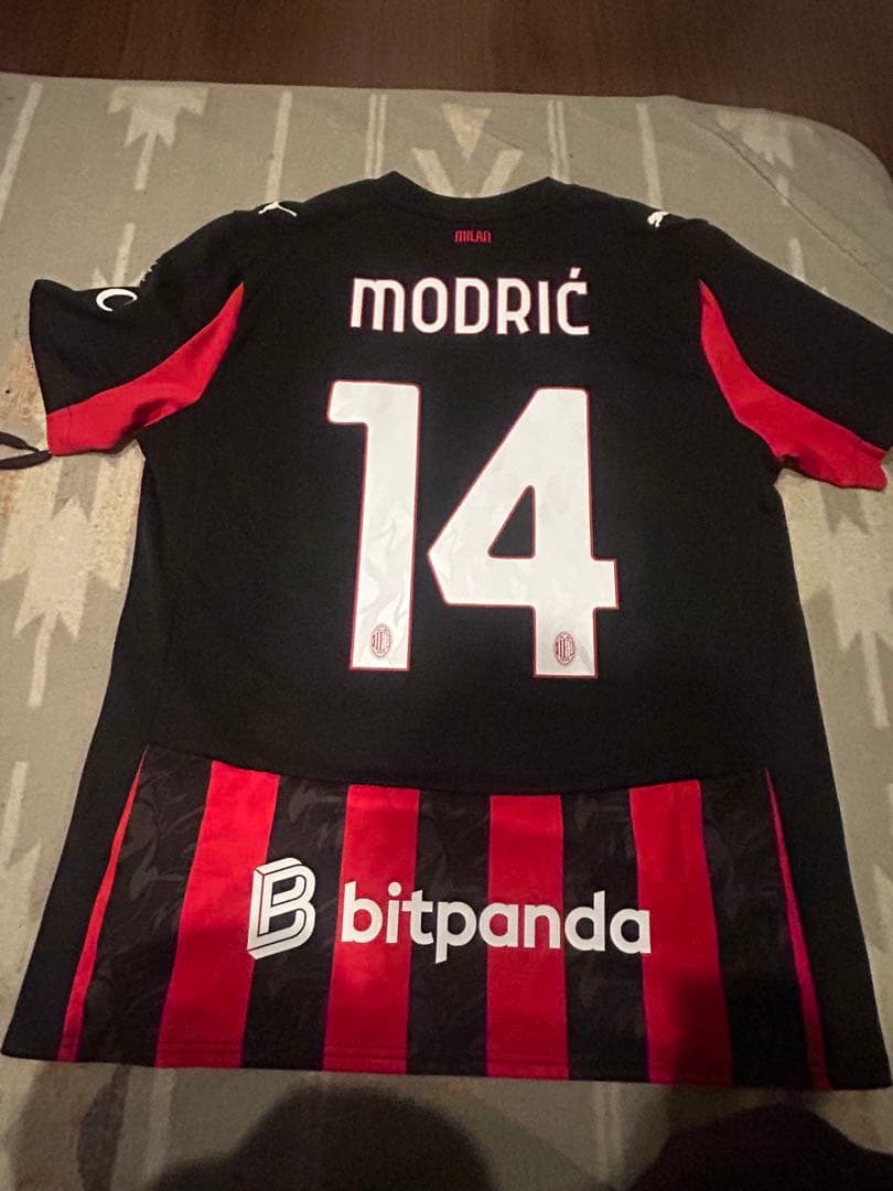 ACミラン MODRIĆ 14番 シャツ PUMA製